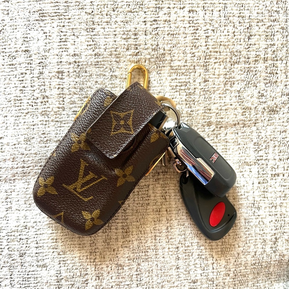Louis Vuitton cell phone holder